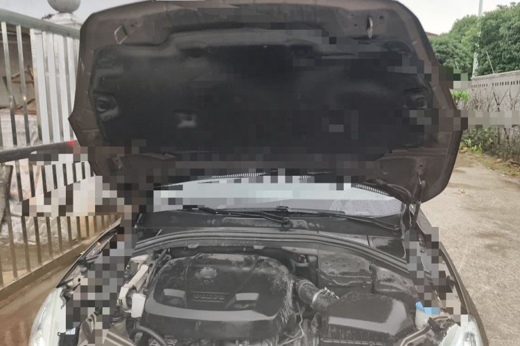 Used Volvo XC60 2017 T5 AWD Smart Upgrade Edition Engine Bay