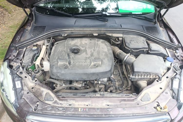 Used Volvo XC60 2017 T5 AWD Smart Upgrade Edition Engine Bay