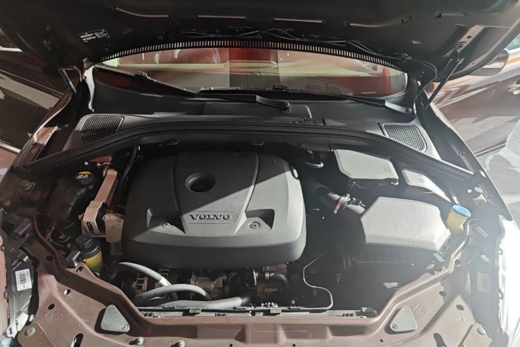 Used Volvo XC60 2017 T5 AWD Smart Upgrade Edition Engine Bay