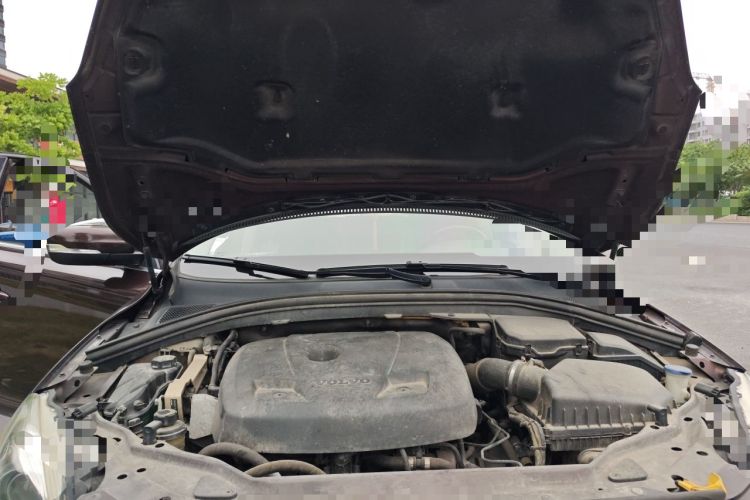 Used Volvo XC60 2017 T5 AWD Smart Upgrade Edition Engine Bay
