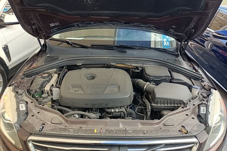Used Volvo XC60 2017 T5 AWD Smart Upgrade Edition Engine Bay