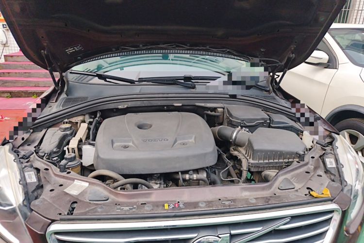 Used Volvo XC60 2017 T5 Smart Upgrade Edition Engine Bay