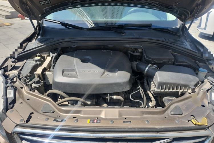 Used Volvo XC60 2017 T5 Smart Upgrade Edition Engine Bay