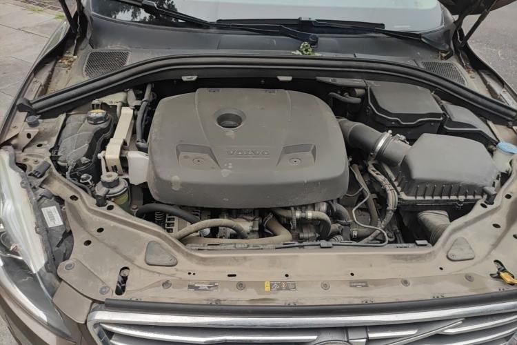 Used Volvo XC60 2017 T5 Smart Upgrade Edition Engine Bay