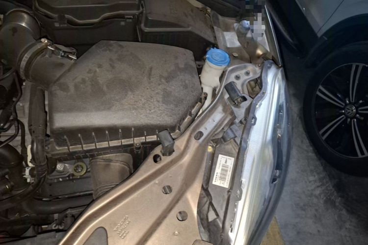 Used Volvo XC60 2017 T5 Smart Upgrade Edition Engine Bay Left