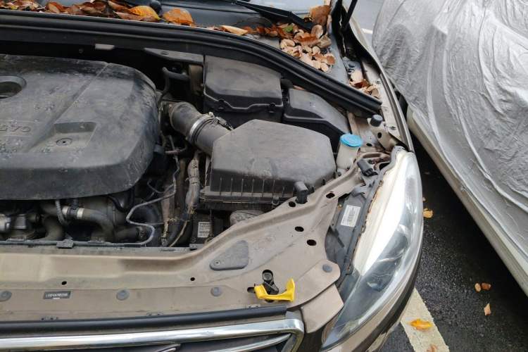 Used Volvo XC60 2017 T5 Smart Upgrade Edition Engine Bay Left