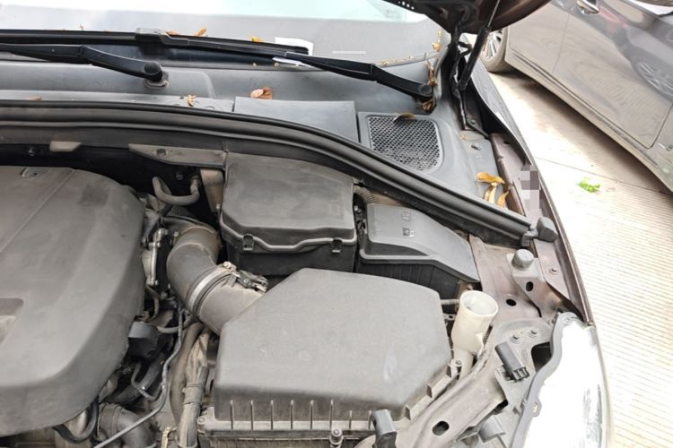 Used Volvo XC60 2017 T5 Smart Upgrade Edition Engine Bay Left