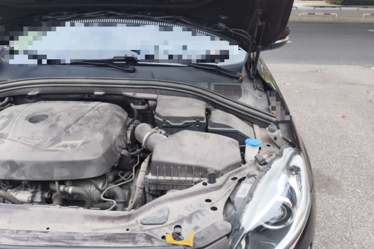 Used Volvo XC60 2017 T5 AWD Smart Upgrade Edition Engine Bay Left