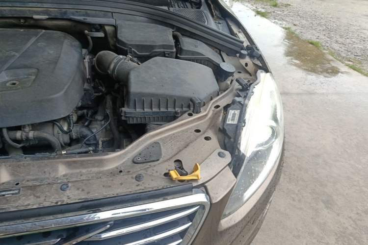 Used Volvo XC60 2017 T5 Smart Upgrade Edition Engine Bay Left