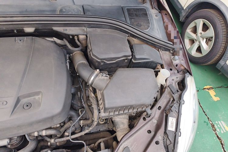Used Volvo XC60 2017 T5 Smart Upgrade Edition Engine Bay Left