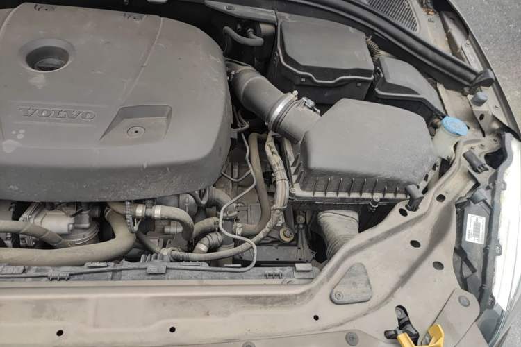 Used Volvo XC60 2017 T5 Smart Upgrade Edition Engine Bay Left