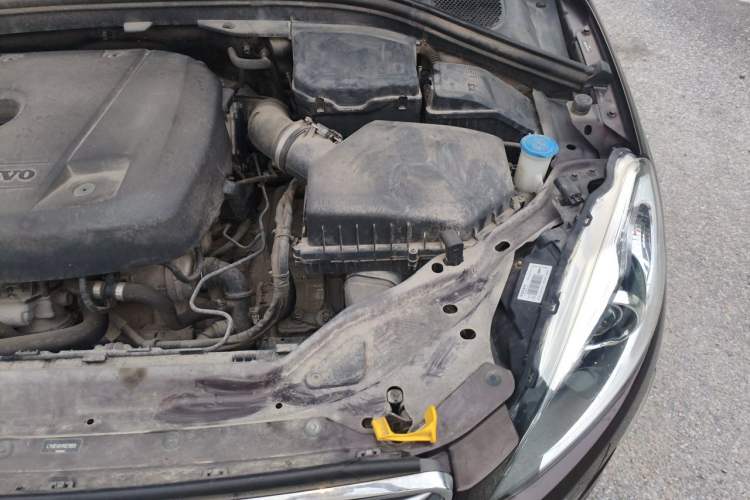 Used Volvo XC60 2017 T5 AWD Smart Upgrade Edition Engine Bay Left