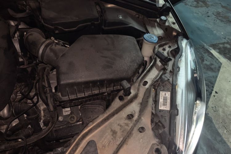 Used Volvo XC60 2017 T5 Smart Upgrade Edition Engine Bay Left
