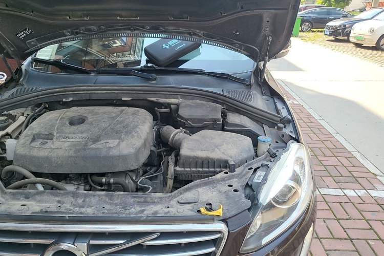 Used Volvo XC60 2017 T5 AWD Smart Upgrade Model Engine Bay Left
