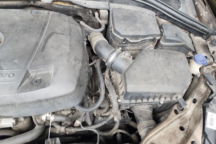 Used Volvo XC60 2017 T5 AWD Smart Range Edition Engine Bay Left