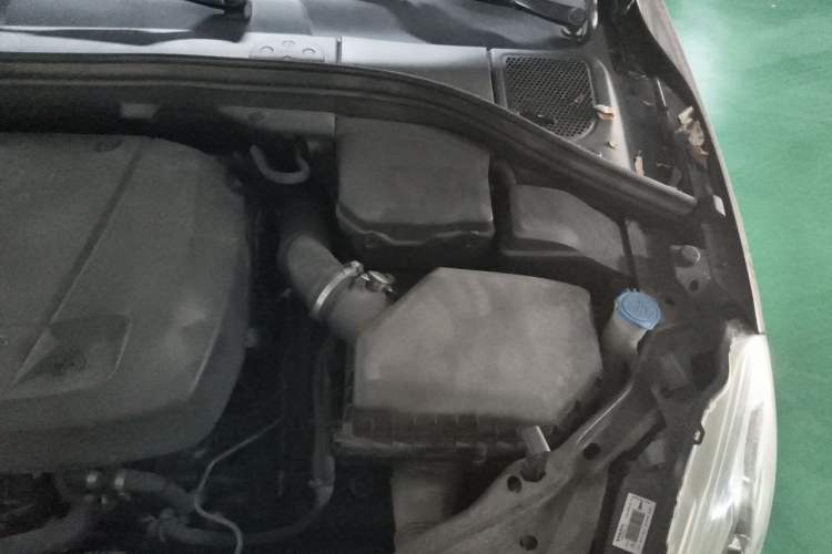 Used Volvo XC60 2017 T5 Smart Upgrade Edition Engine Bay Left