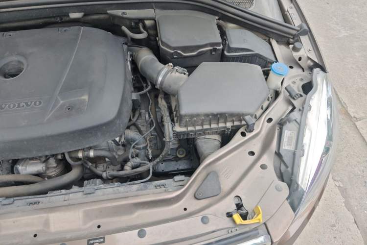 Used Volvo XC60 2017 T5 Smart Upgrade Edition Engine Bay Left