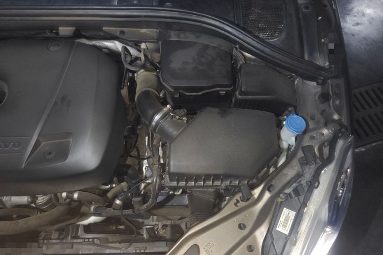 Used Volvo XC60 2017 T5 AWD Smart Upgrade Model Engine Bay Left