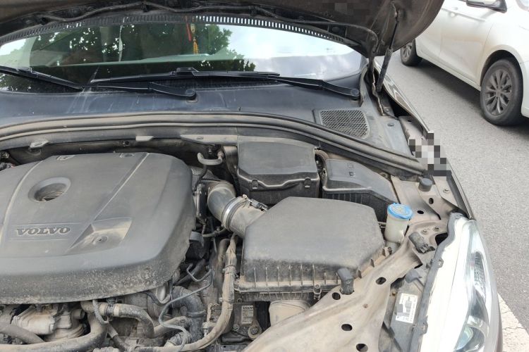 Used Volvo XC60 2017 T5 AWD Smart Range Edition Engine Bay Left