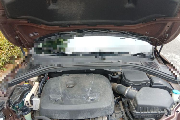 Used Volvo XC60 2017 T5 Smart Upgrade Edition Engine Bay