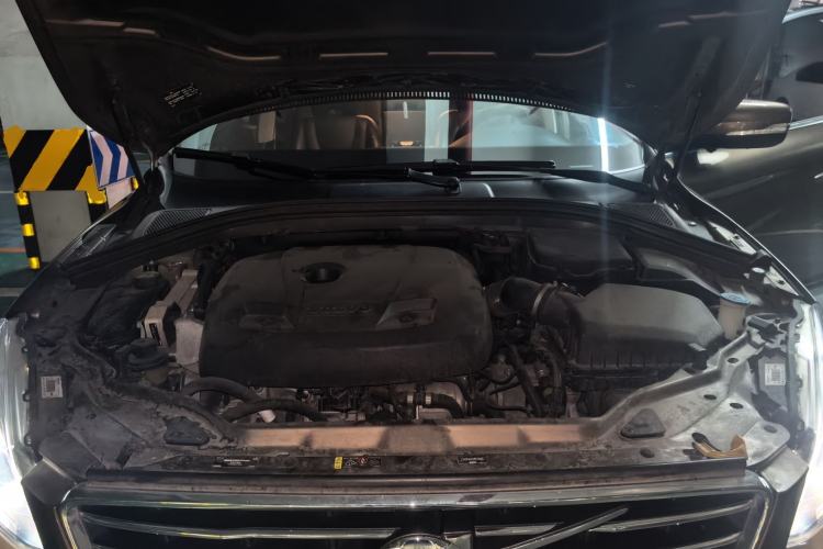 Used Volvo XC60 2017 T5 Smart Upgrade Edition Engine Bay