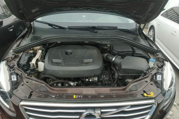 Used Volvo XC60 2017 T5 AWD Smart Upgrade Edition Engine Bay