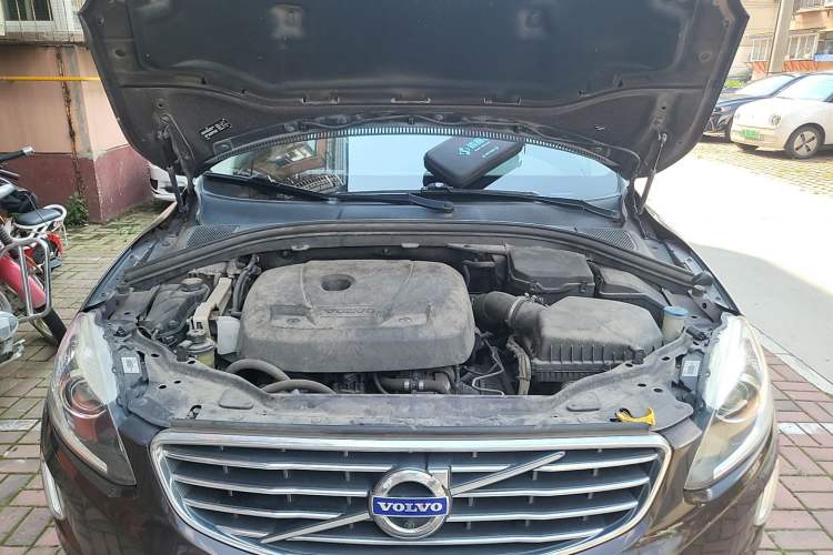 Used Volvo XC60 2017 T5 AWD Smart Upgrade Model Engine Bay