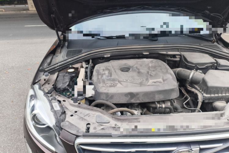 Used Volvo XC60 2017 T5 AWD Smart Upgrade Edition Engine Bay Right