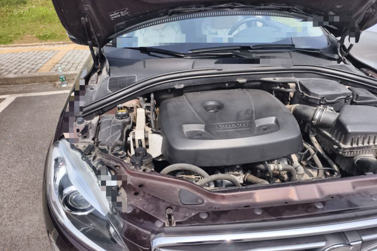 Used Volvo XC60 2017 T5 Smart Upgrade Edition Engine Bay Right