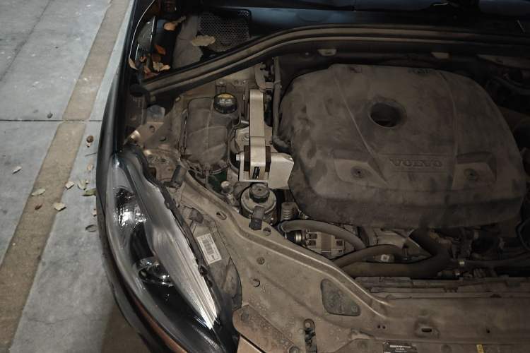 Used Volvo XC60 2017 T5 Smart Upgrade Edition Engine Bay Right
