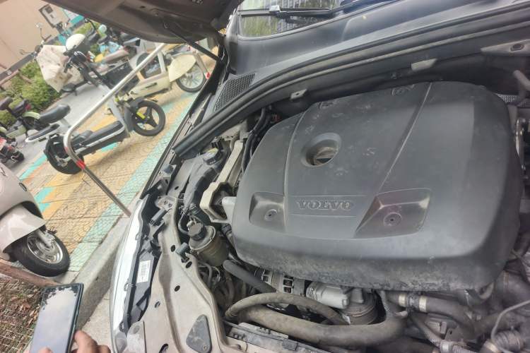 Used Volvo XC60 2017 T5 Smart Upgrade Edition Engine Bay Right