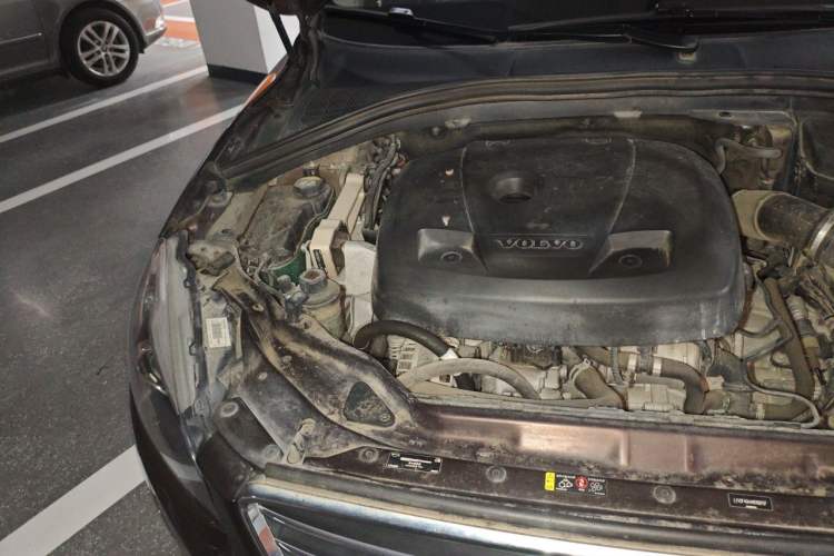 Used Volvo XC60 2017 T5 Smart Upgrade Edition Engine Bay Right