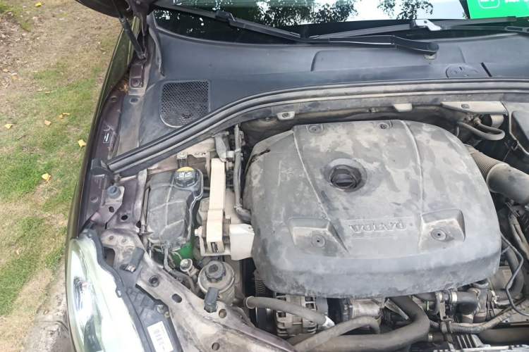 Used Volvo XC60 2017 T5 AWD Smart Upgrade Edition Engine Bay Right