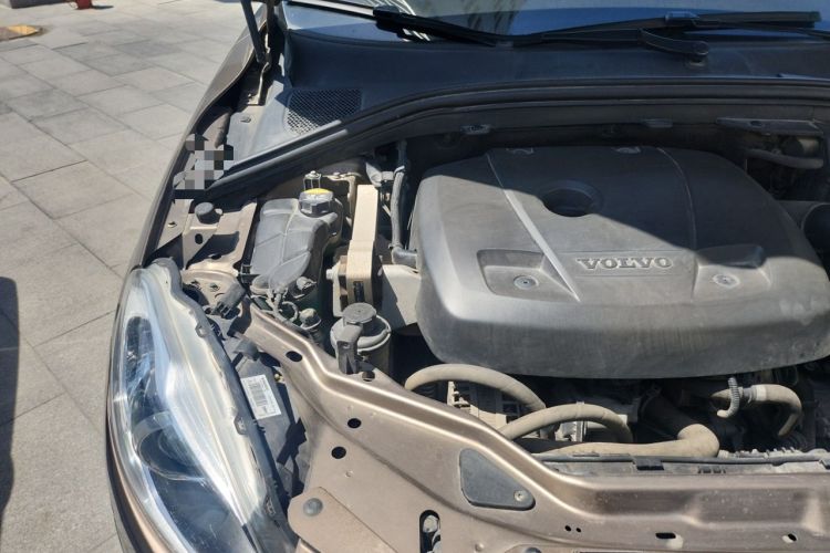 Used Volvo XC60 2017 T5 Smart Upgrade Edition Engine Bay Right