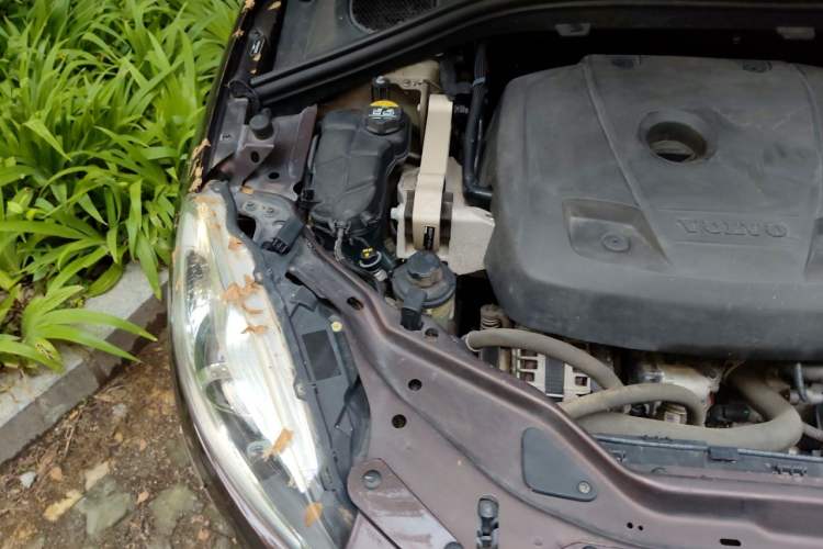 Used Volvo XC60 2017 T5 Smart Upgrade Edition Engine Bay Right