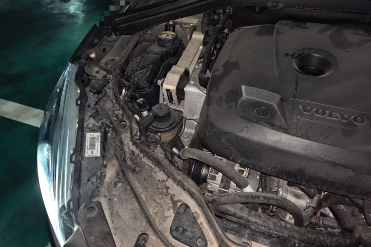 Used Volvo XC60 2017 T5 Smart Upgrade Edition Engine Bay Right