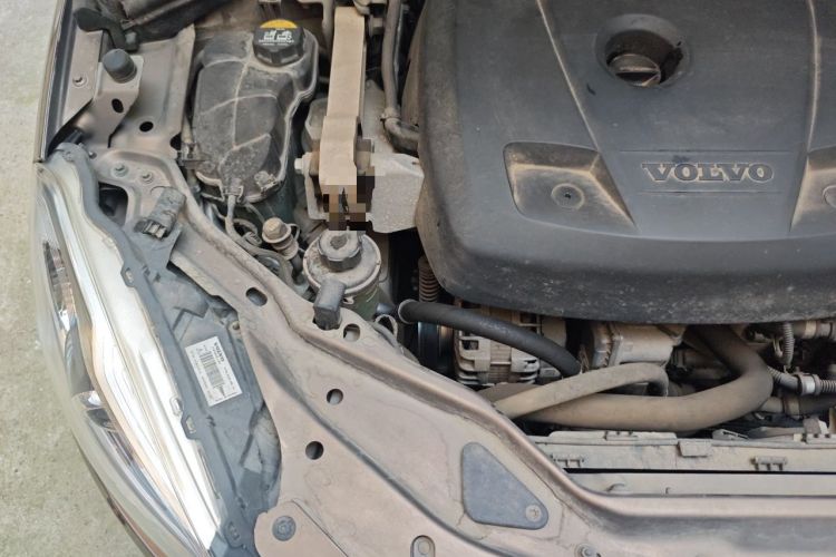 Used Volvo XC60 2017 T5 AWD Smart Range Edition Engine Bay Right