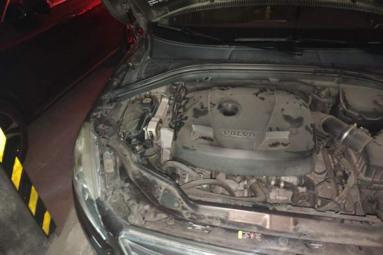 Used Volvo XC60 2017 T5 AWD Smart Drive Edition Engine Bay Right