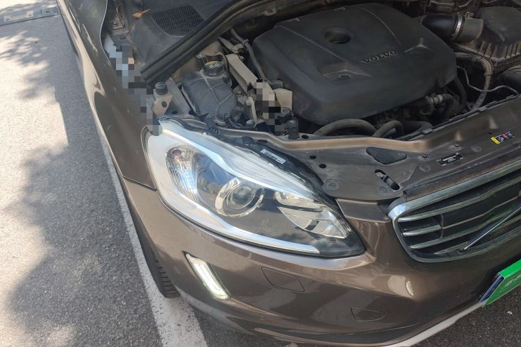 Used Volvo XC60 2017 T5 AWD Smart Upgrade Edition Engine Bay Right