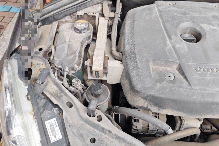 Used Volvo XC60 2017 T5 Smart Upgrade Edition Engine Bay Right