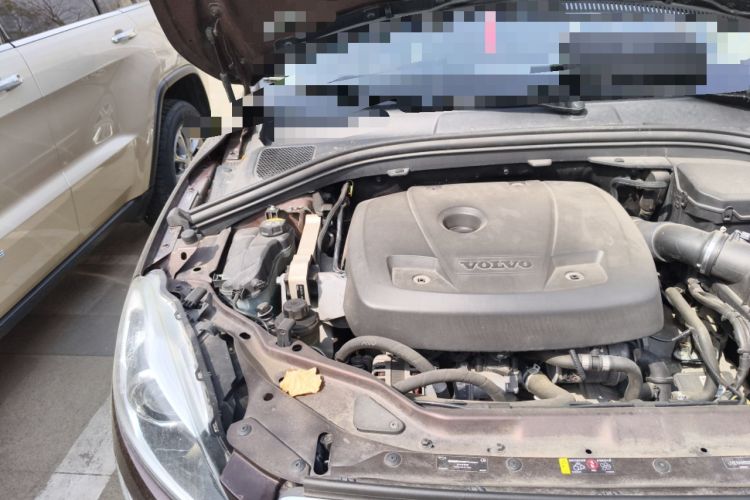 Used Volvo XC60 2017 T5 AWD Smart Range Edition Engine Bay Right