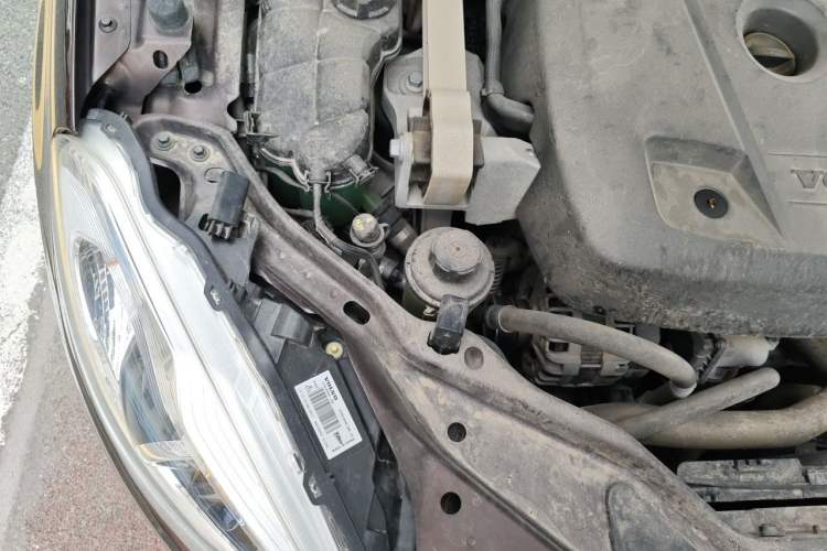 Used Volvo XC60 2017 T5 Smart Upgrade Edition Engine Bay Right