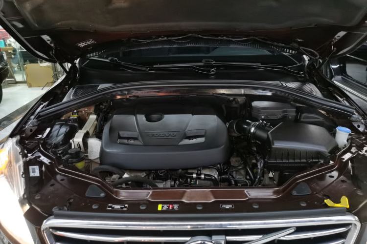 Used Volvo XC60 2017 T5 AWD Smart Upgrade Edition Engine Bay