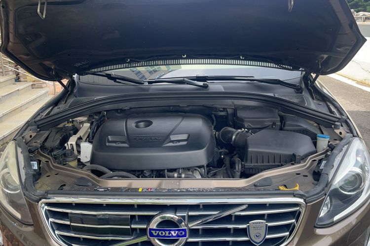 Used Volvo XC60 2017 T5 AWD Smart Upgrade Edition Engine Bay