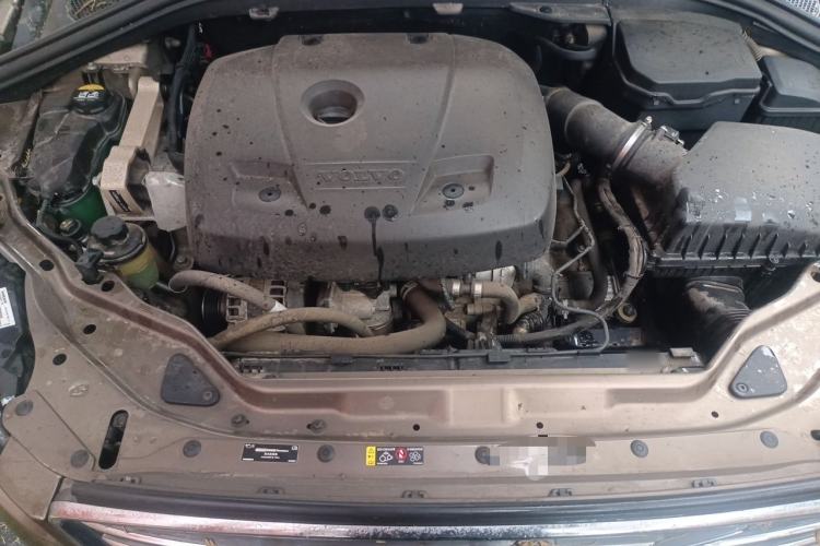 Used Volvo XC60 2017 T5 AWD Smart Upgrade Edition Engine Bay