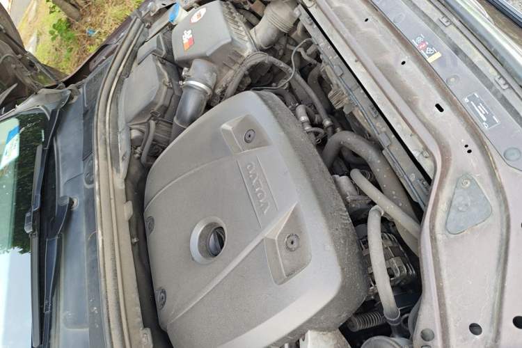 Used Volvo XC60 2017 T5 Smart Upgrade Edition Engine Bay