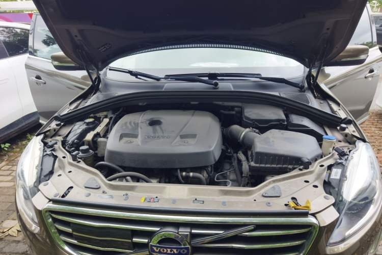Used Volvo XC60 2017 T5 AWD Smart Upgrade Edition Engine Bay
