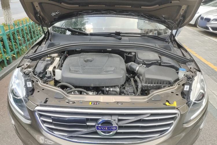 Used Volvo XC60 2017 T5 AWD Smart Upgrade Edition Engine Bay