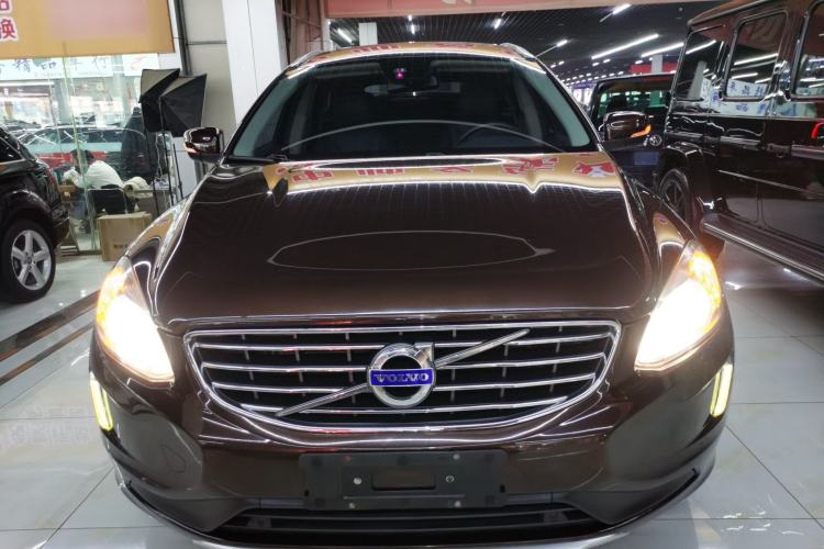 Used Volvo XC60 2017 T5 AWD Smart Upgrade Edition Exterior 1
