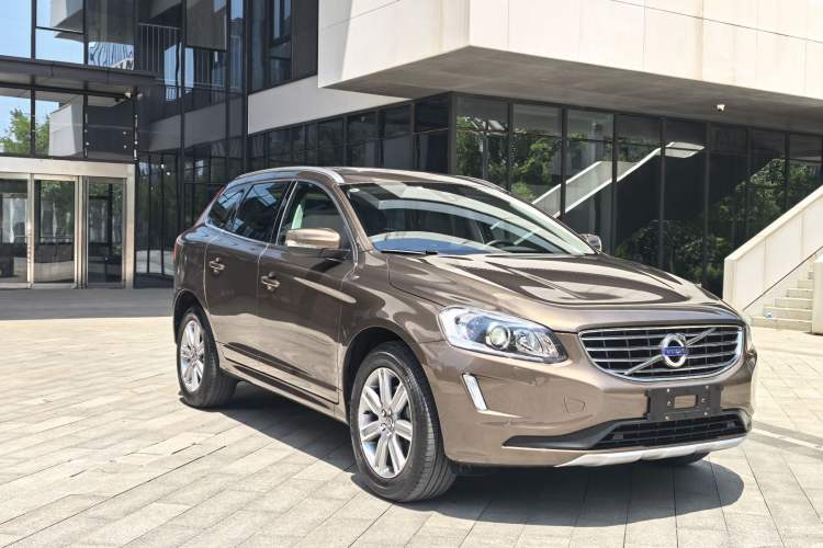 Used Volvo XC60 2017 T5 AWD Smart Upgrade Edition Exterior 2